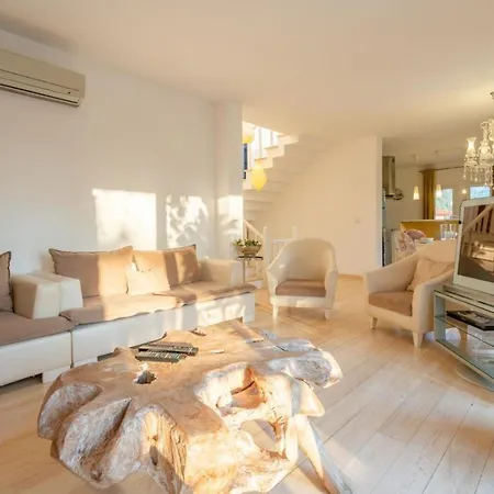 Bayview Villa *